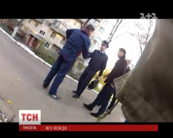 В Украине судебные исполнители работают за полторы тысячи гривен, рискуя своей безопасностью
