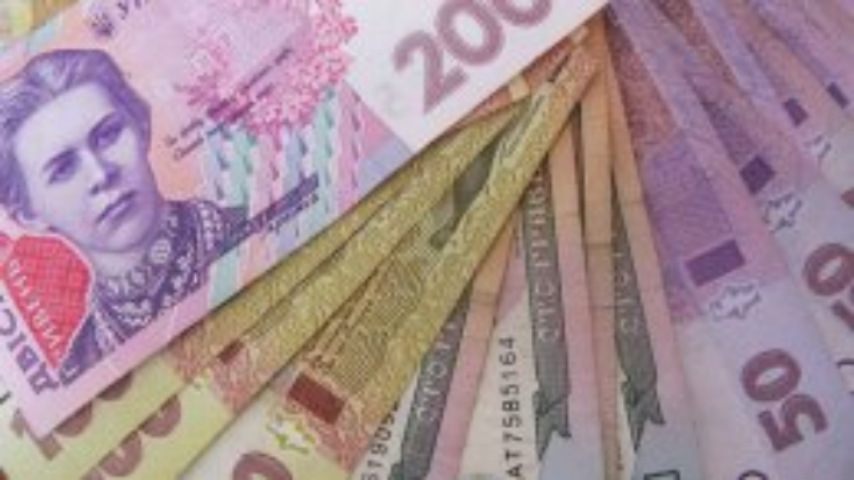 Гривня может девальвировать до 9 UAH/USD за год
