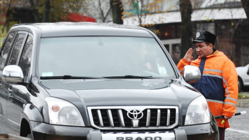 Накопил долги перед ЖЭКом – расстанься с автомобилем