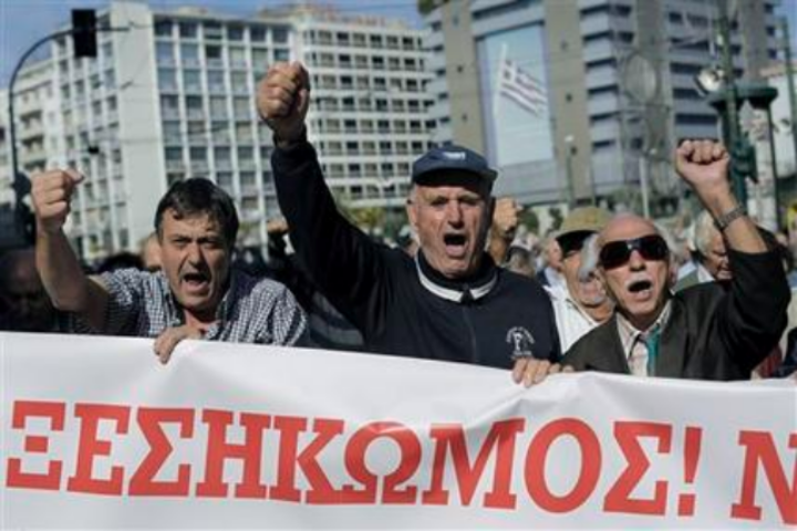 Греки вышли на демонстрации против нового налога на жилье