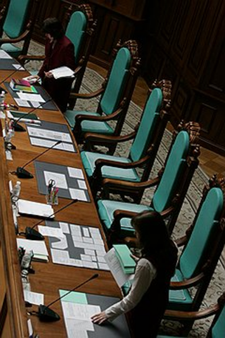 Украинцев защитили от невыплат заработных плат из-за простоя