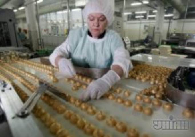 Украинцев травят конфетами, вызывающими онкологические и сердечные заболевания