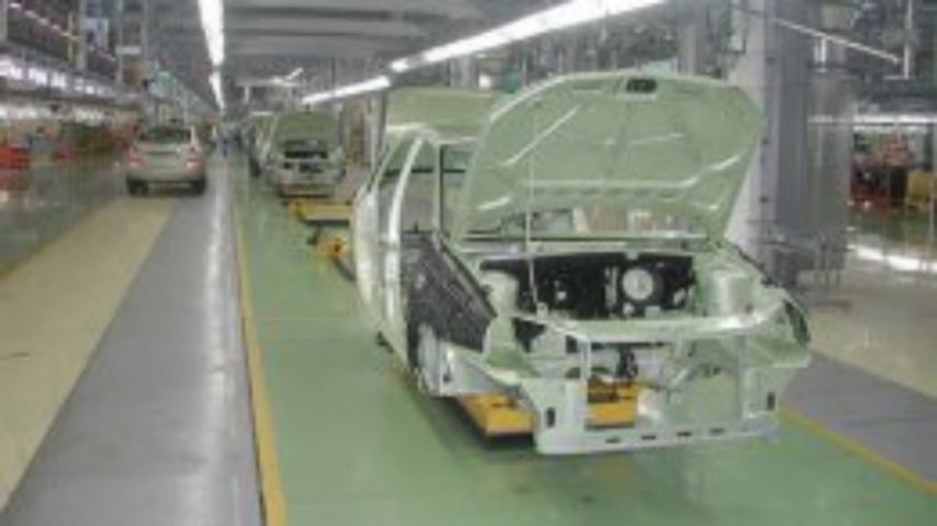 Производство автомобилей в Украине сократилось почти наполовину