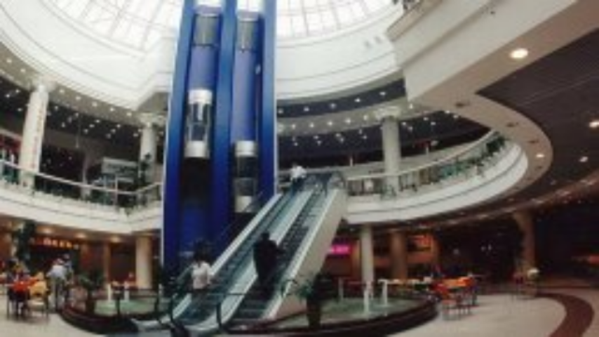 Торговый комплекс в центре Киева остался без света из-за долгов в 1 млн гривень