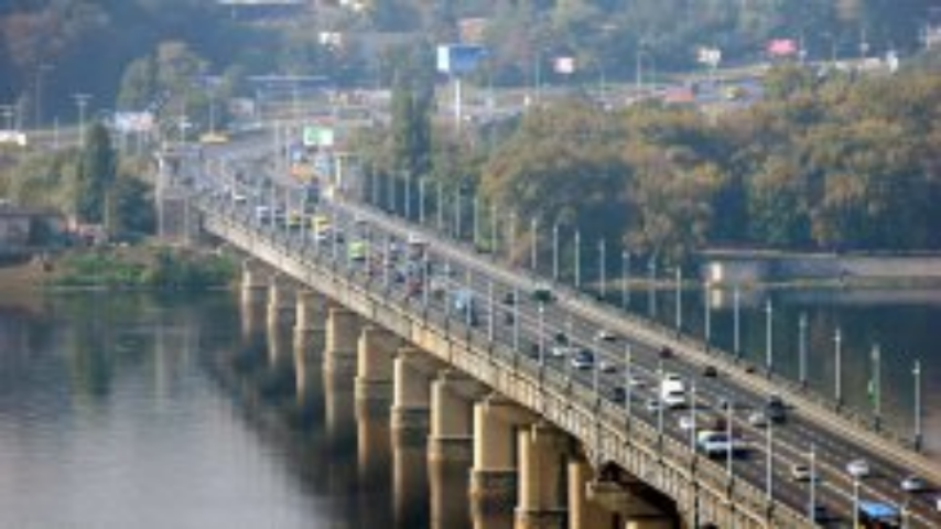На Южном мосту в Киеве вновь ограничат движение