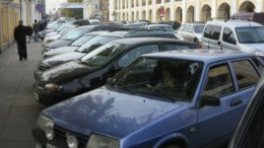 В Киеве началась война за автостоянки