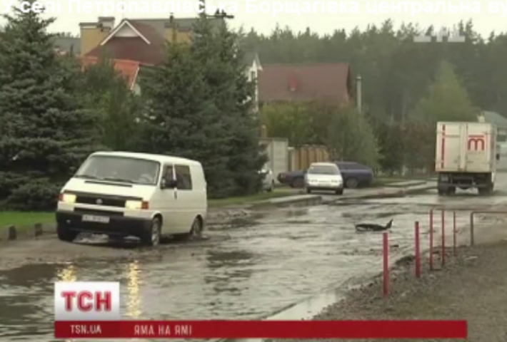 Улица с хоромами богачей в Петропавловской Борщаговке уходит под воду