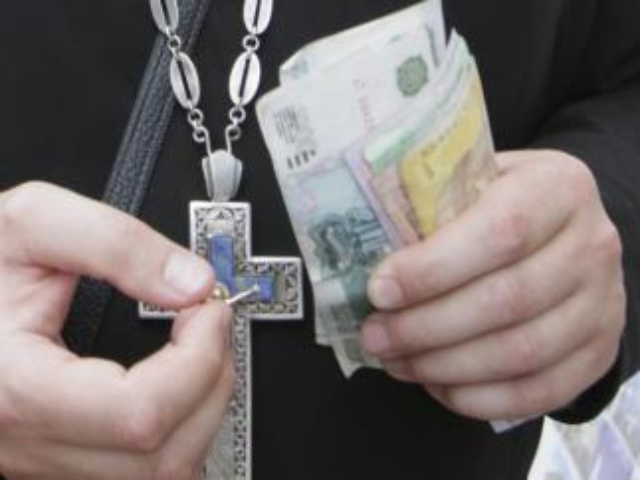 В центре Киева деньги у прохожих выманивают актеры-мошенники