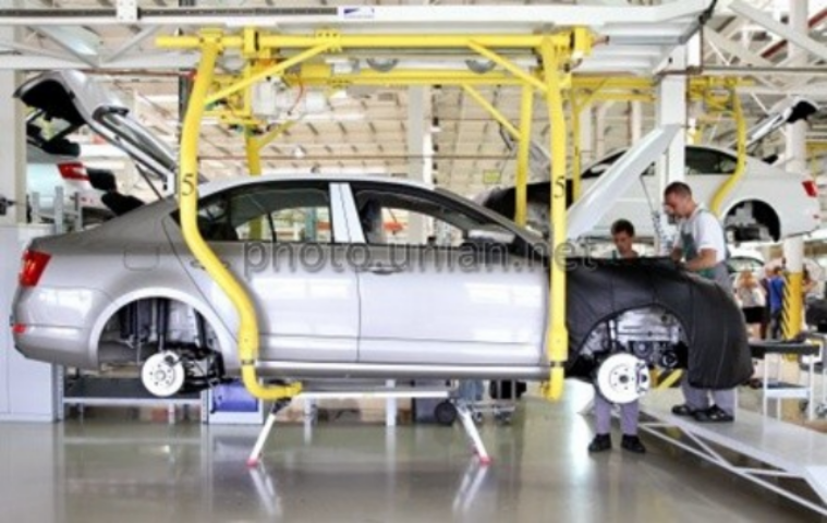 Выпуск украинских автомобилей сократился на 46%