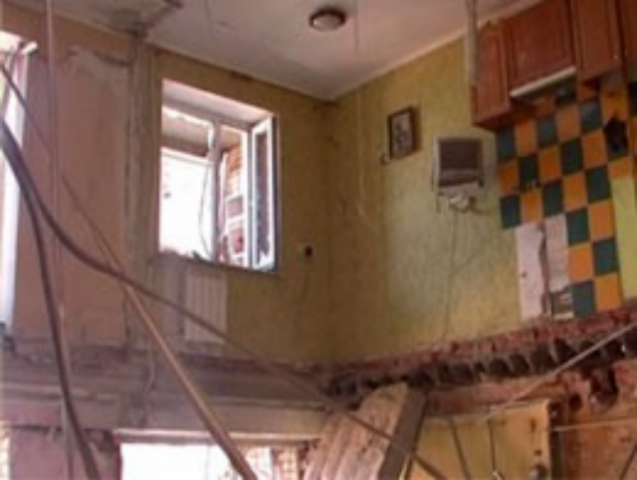 Мэр Луганска попросил у Азарова деньги на взорвавшийся дом