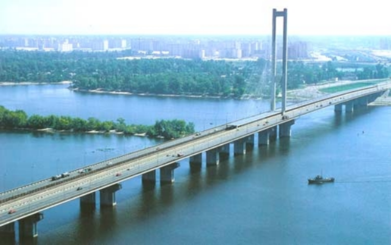 Подходы к Южному мосту реконструируют