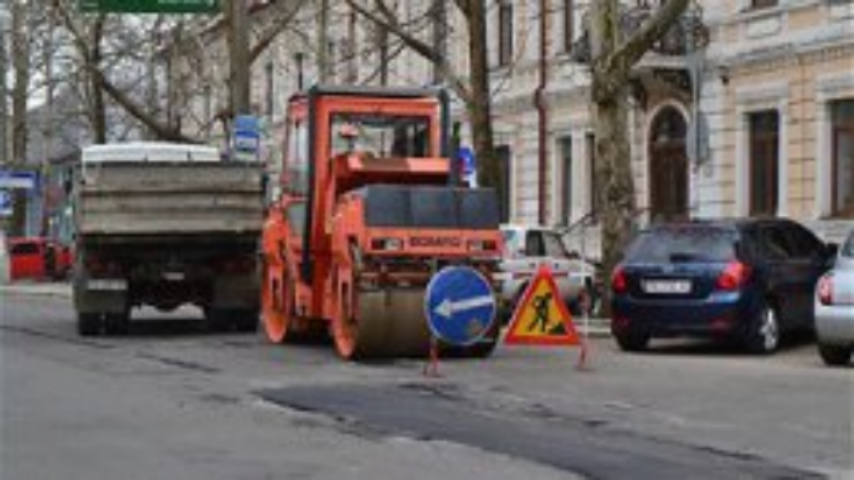 До Нового года заасфальтируют придомовые территории столицы