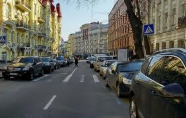 В Киеве 1 сентября будет ограничено движение транспорта на некоторых центральных улицах