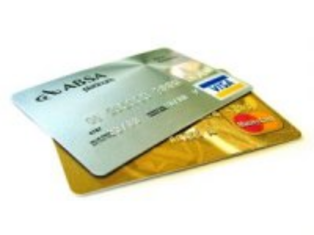 Пластик от MasterCard дорожает, а от Visa дешевеет: обзор рынка платежных карт для физлиц на 27 августа 2013 года