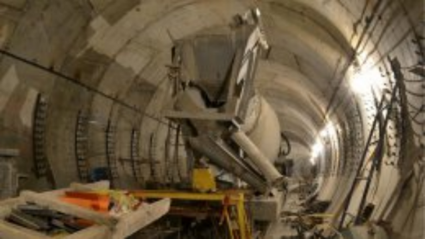 Азаров еще раз удостоверился, что станцию метро "Теремки" откроют в октябре