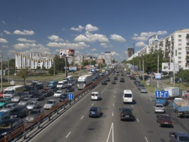 Завтра в столице ограничат движение автотранспорта на проспекте Победы