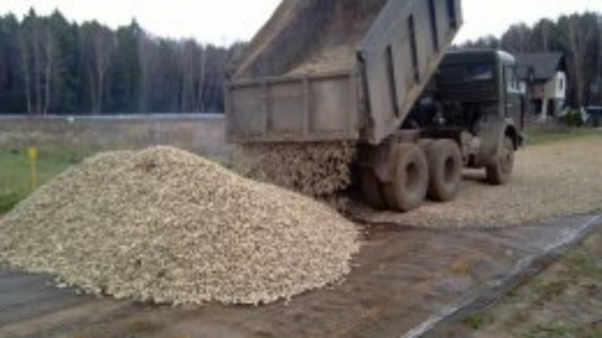Вскоре в Украине начнут строить дороги на импортном сырье