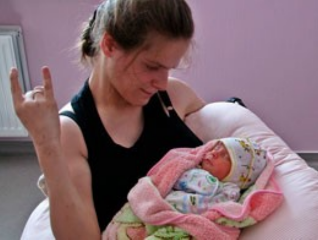 Зачем у родителей-инвалидов отобрали здорового ребенка?