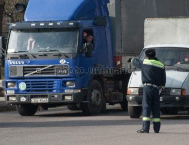 Кабмин предлагает усилить контроль за безопасностью грузоперевозок