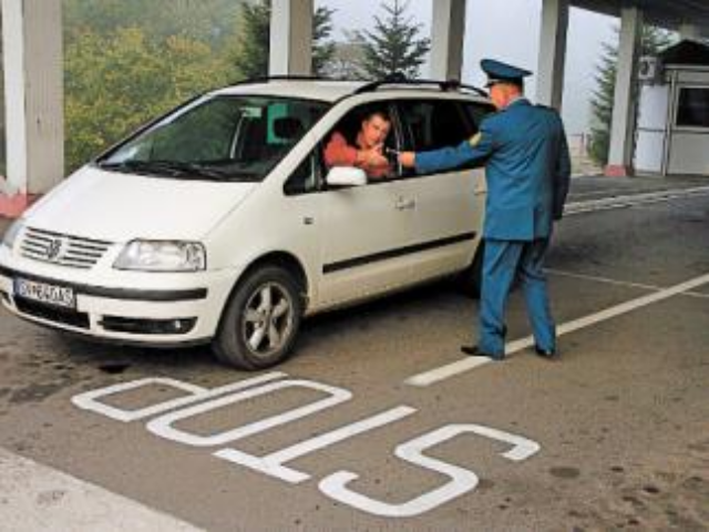 В Украину везут европейских авто-"утопленников"