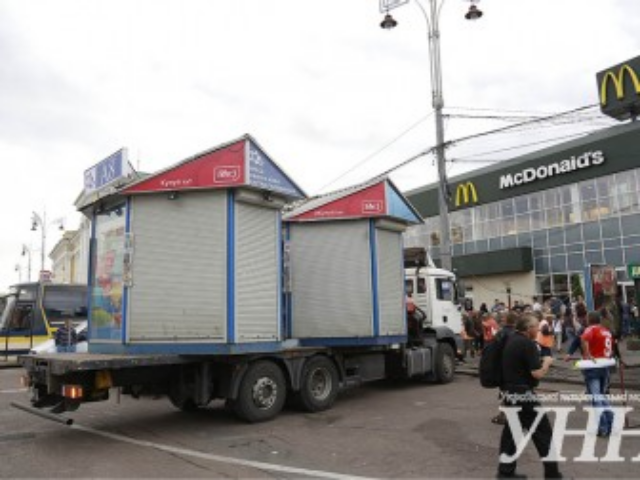 Киоски на привокзальной площади демонтировали из-за жалоб пассажиров