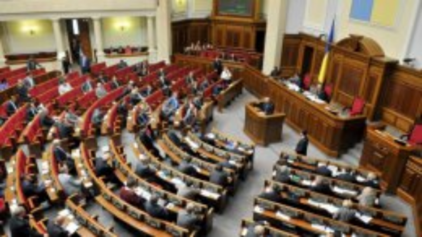 Депутатов снова решили не лишать льгот