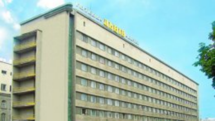 Как зарабатывают "совковые" отели и почему их до сих пор не снесли