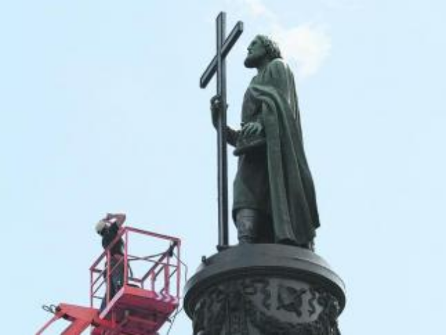 Легендарный памятник Владимиру в Киеве станет разноцветным