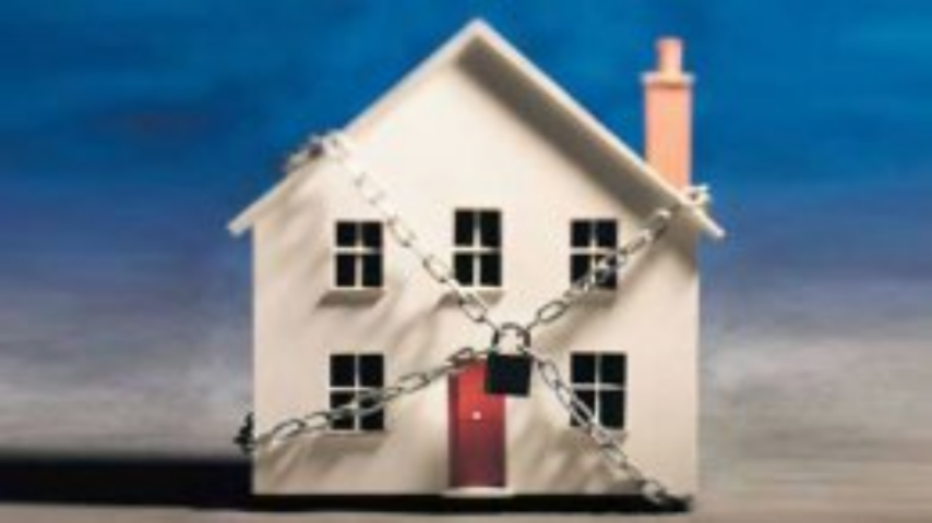 За неуплату налога на недвижимость будут лишать жилья