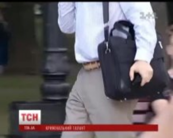 Двое мошенников выманили из жаждущих наживы киевлян 30 тысяч гривен