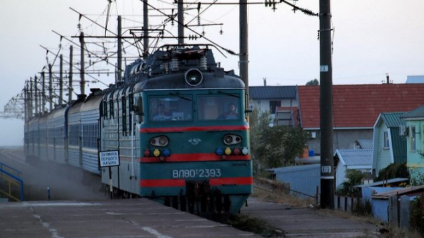 Приехали: Зачем «Укрзализныця» повышает стоимость билетов?