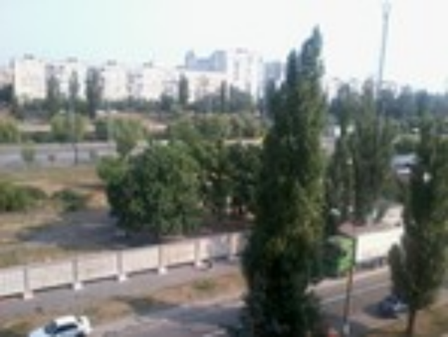 В Киеве хотят застроить очередной сквер, жители дежурят там по ночам