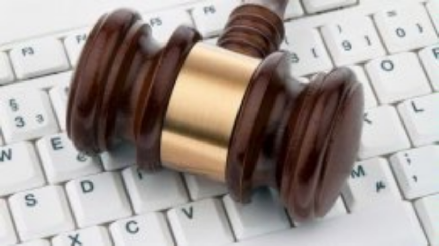Банкиры не хотят продавать залоги только через интернет