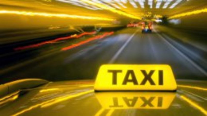 Таксистов будут проверять на соответствие "профессиональным нормам", а их услуги могут подорожать в 2 раза
