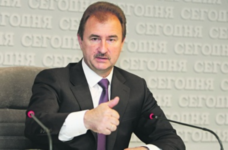 Стихийных рынков у нас не бывает, они организованы кем-то