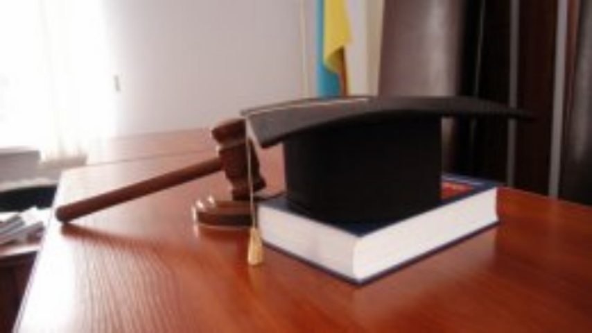 Судьи жалуются на низкие зарплаты