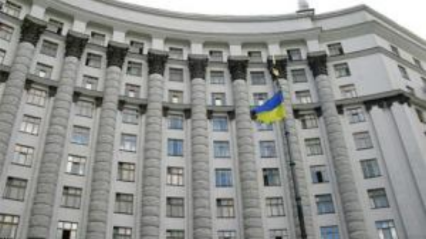 В Кабмине намерены завершить ремонт дорог до конца июня 
