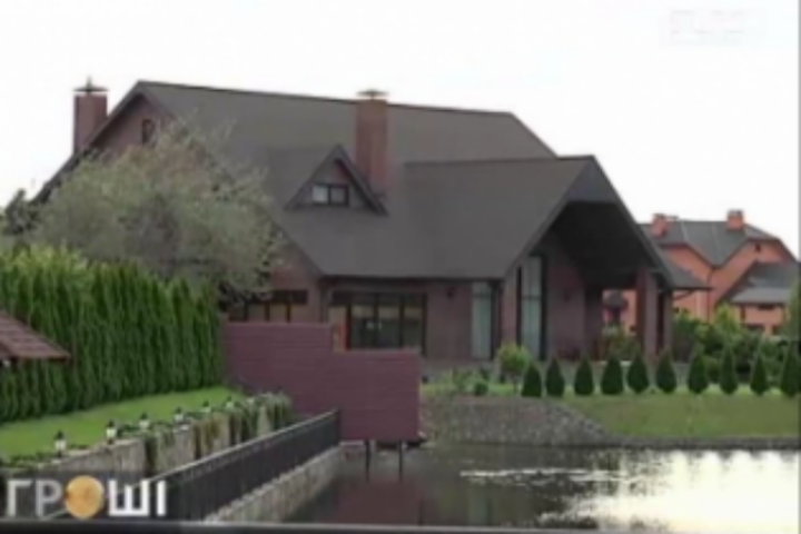 Сын Богатыревой строит шикарный особняк в Конча-Заспе, закрыв людям доступ к пляжу