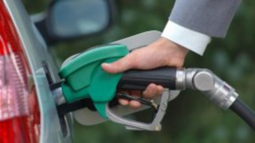 Старые стандарты для бензина могут продлить еще на 2,5 года