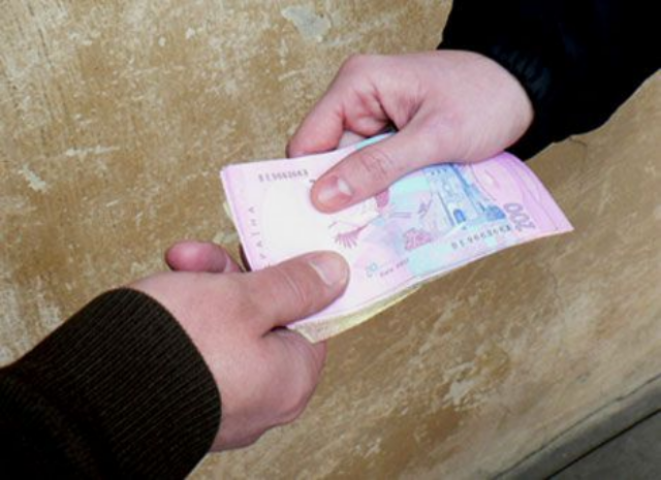 Руководство райцентра на Львовщине задержали за миллионную взятку