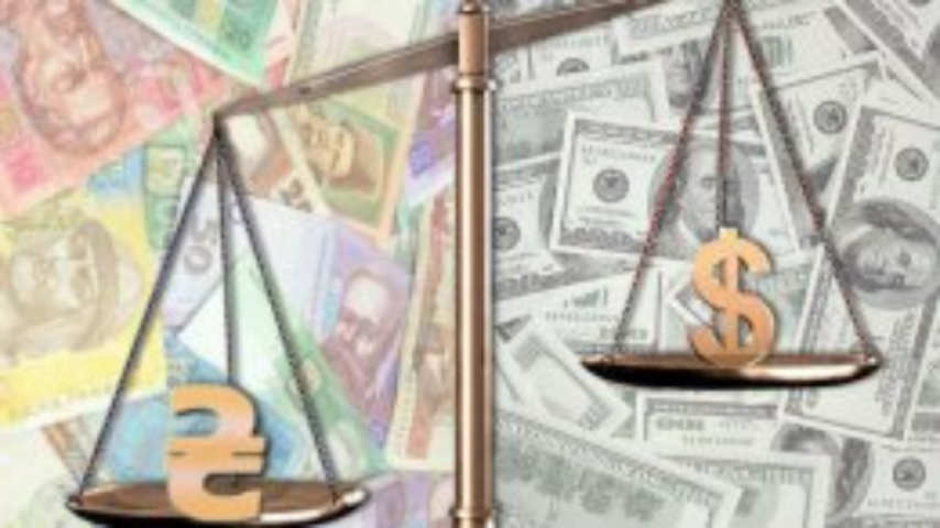 Если не отменить привязку курса гривни к доллару, в Украине обострится кризис