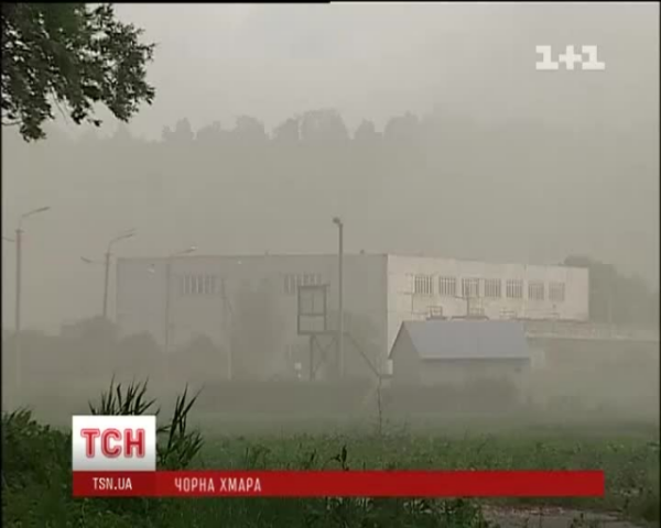 На Киевщине особняки богачей засыпало пылью отходов с теплоэлектростанции