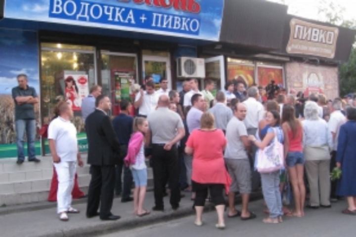 На проспекте Победы проверят законность работы торговых объектов