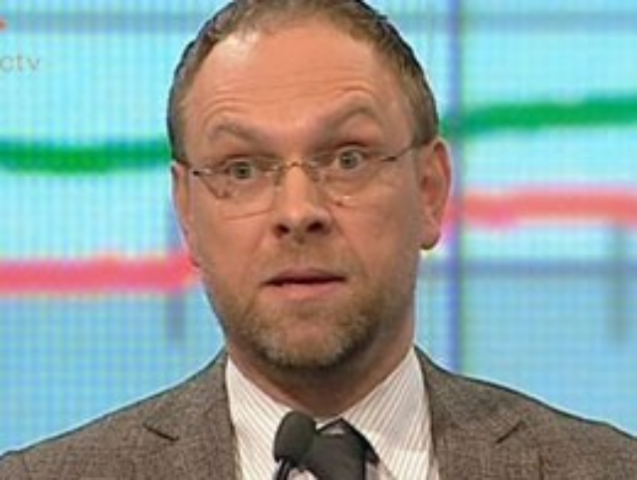 Окунская раскошелит Власенко на новую квартиру