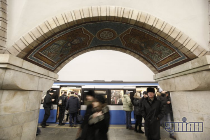 В Киеве почти на все лето закроют переход с метро "Золотые ворота" на "Театральную"
	
