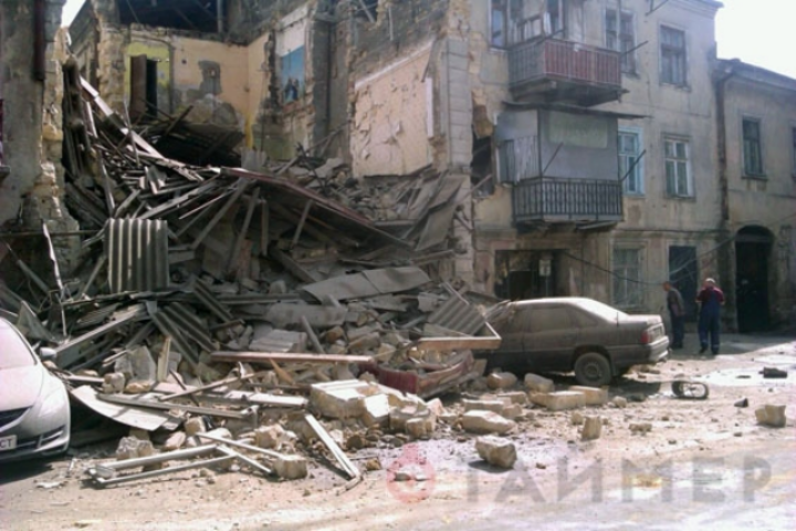 В Одесса на Куйбышева обвалился жилой дом. Фото