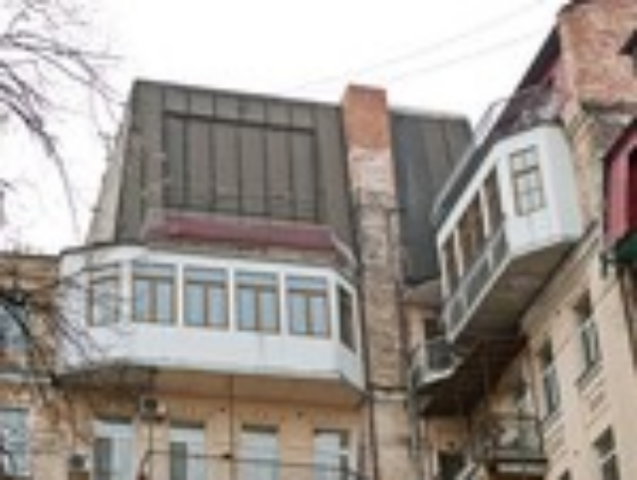 Непрекращающаяся война: элитные мансарды VS киевляне