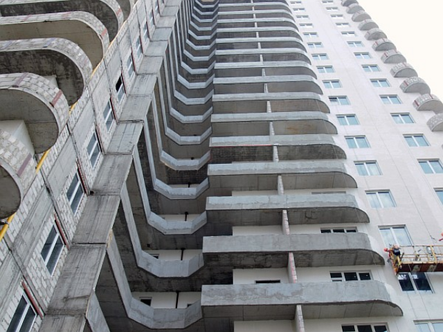 “Монолит”, несмотря на возбуждении дела о банкротстве, продолжает продавать квартиры