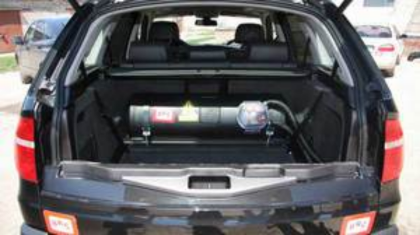 Названы плюсы и минусы автомобиля на газу