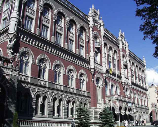 НБУ в 2012 году сократил долю недолларовых валютных активов в структуре резервов